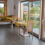 Bed & Breakfast Fruehstueckspension Seerose Weissensee