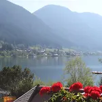 Bed & Breakfast Fruehstueckspension Seerose Weissensee